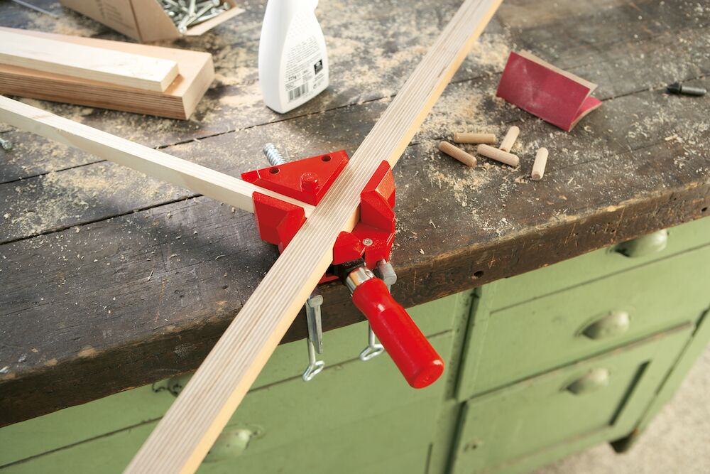 Angle and mitre clamps